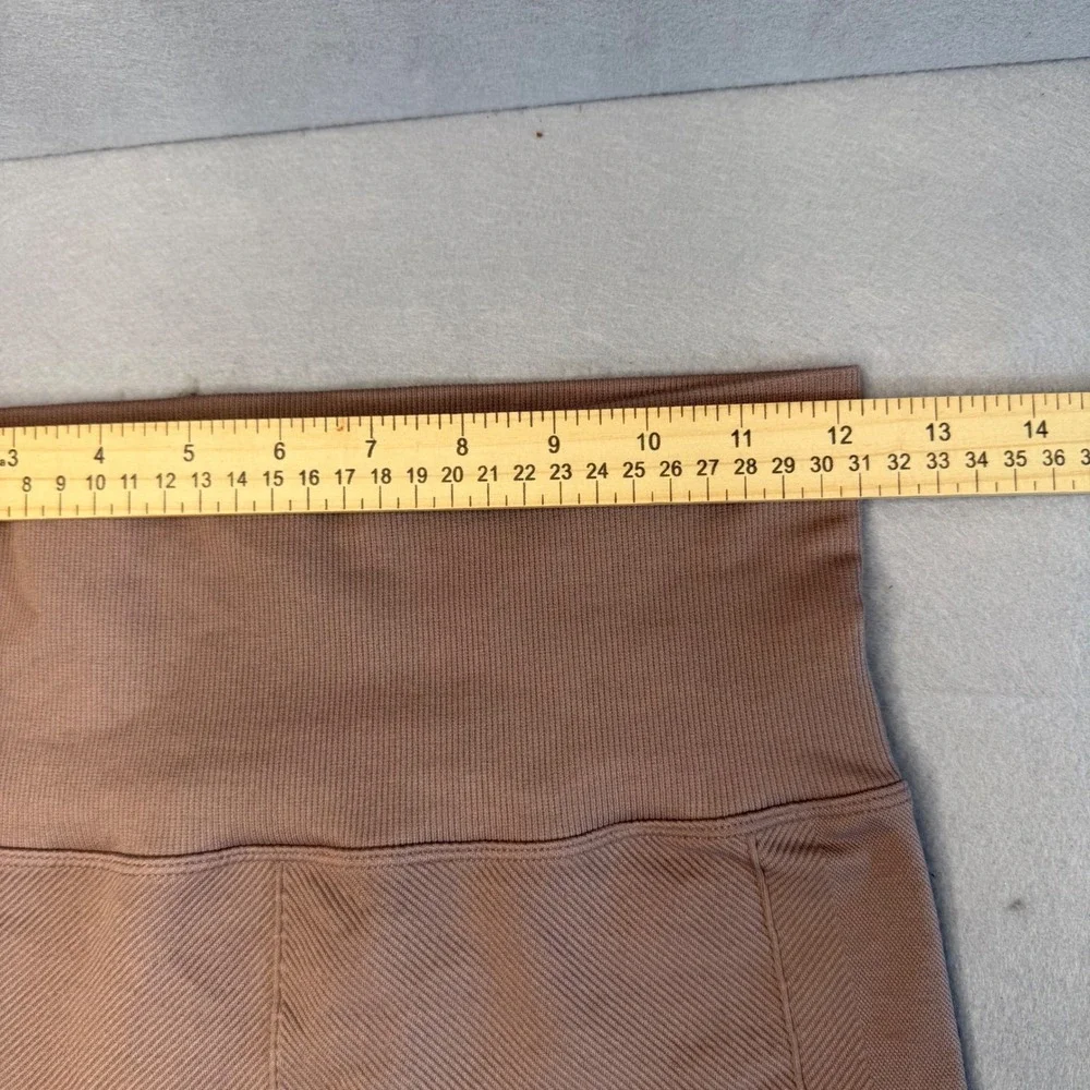 All In Motion Womens Seamless High Rise Bike Shorts Taupe Small Activewear